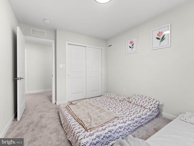 12 HANDBELL LN, Sicklerville, NJ 08081