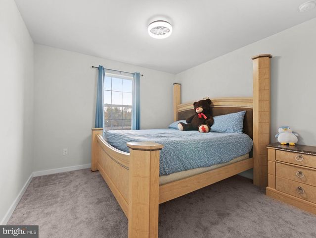 12 HANDBELL LN, Sicklerville, NJ 08081