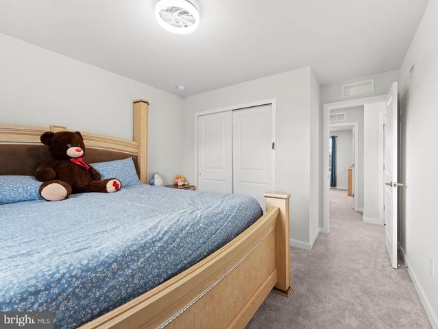 12 HANDBELL LN, Sicklerville, NJ 08081