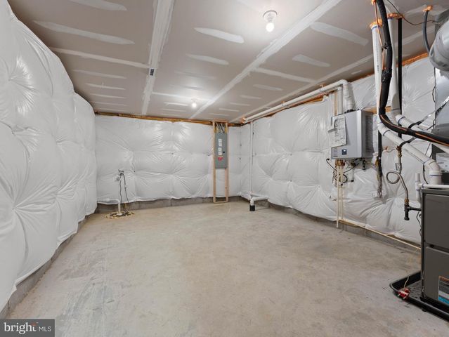 12 HANDBELL LN, Sicklerville, NJ 08081