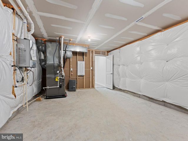 12 HANDBELL LN, Sicklerville, NJ 08081