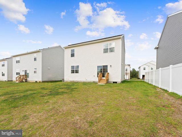 12 HANDBELL LN, Sicklerville, NJ 08081