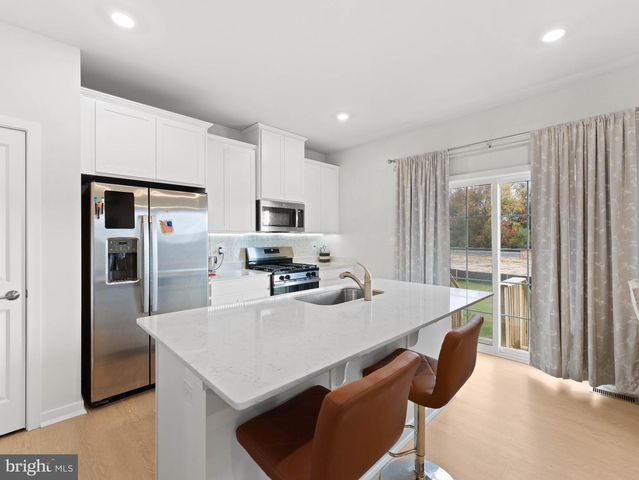 12 HANDBELL LN, Sicklerville, NJ 08081