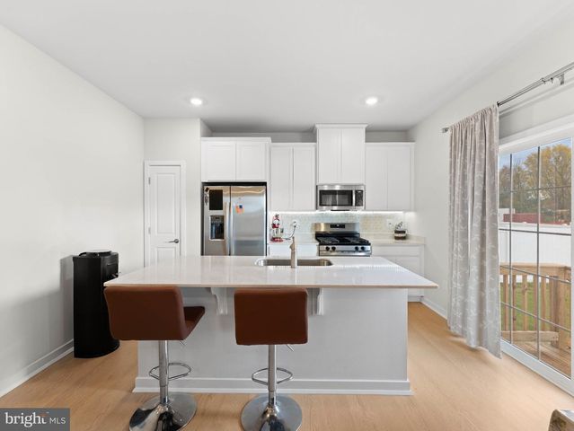 12 HANDBELL LN, Sicklerville, NJ 08081