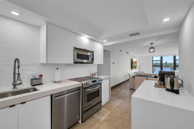 20515 E Country Club Drive 343, Aventura, FL 33180