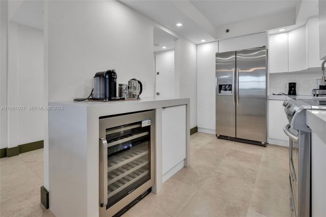 20515 E Country Club Drive 343, Aventura, FL 33180