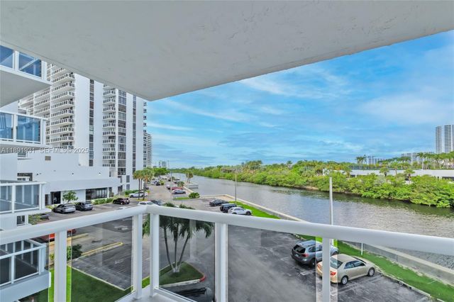 20515 E Country Club Drive 343, Aventura, FL 33180