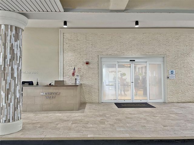 20515 E Country Club Drive 343, Aventura, FL 33180