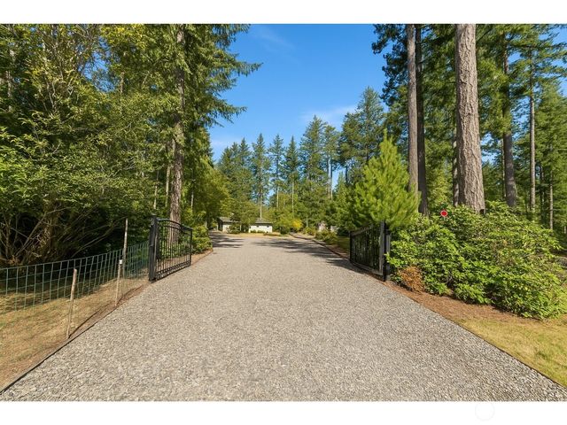 280 E Clonakilty Drive, Shelton, WA 98584