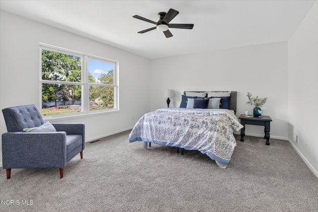 30 Springcove Lane, Holland, OH 43528
