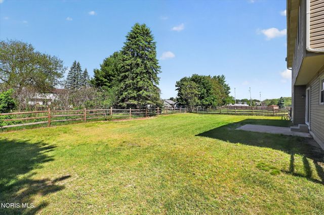 30 Springcove Lane, Holland, OH 43528