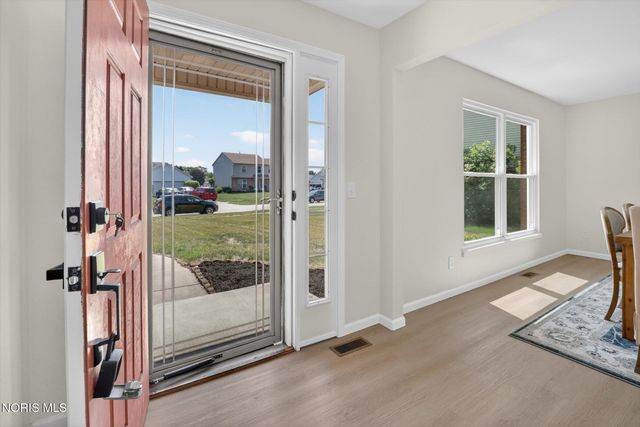 30 Springcove Lane, Holland, OH 43528