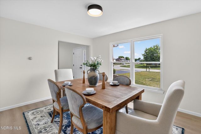 30 Springcove Lane, Holland, OH 43528