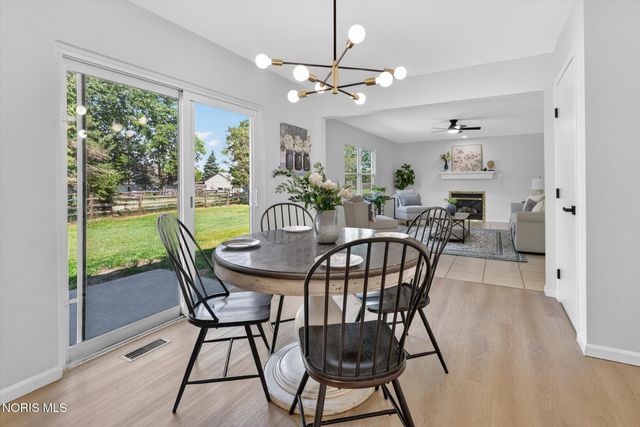 30 Springcove Lane, Holland, OH 43528