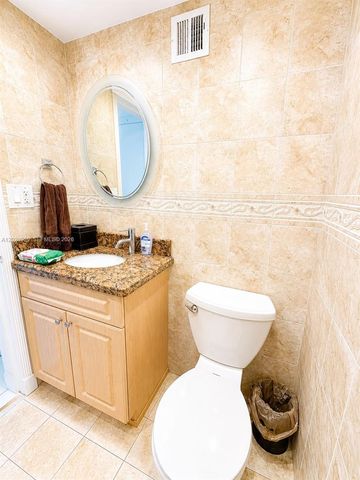 5005 Collins Avenue 616, Miami Beach, FL 33140