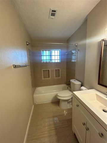 10911 Lockgate Lane, Houston, TX 77048