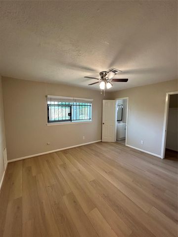 10911 Lockgate Lane, Houston, TX 77048