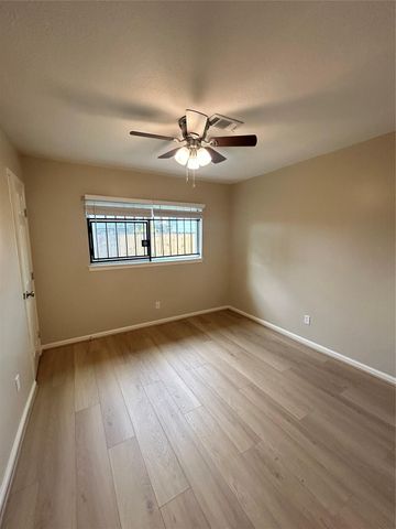10911 Lockgate Lane, Houston, TX 77048
