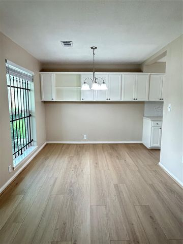 10911 Lockgate Lane, Houston, TX 77048