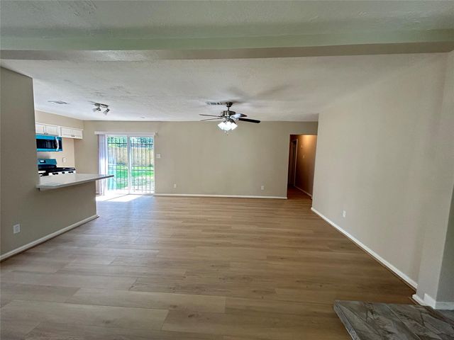 10911 Lockgate Lane, Houston, TX 77048