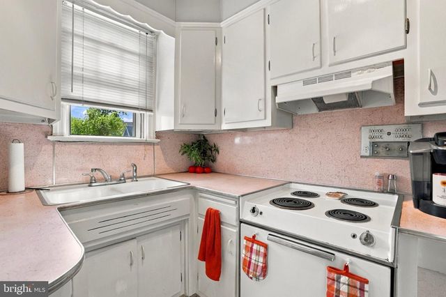513 KINGS HWY S, Cherry Hill, NJ 08034
