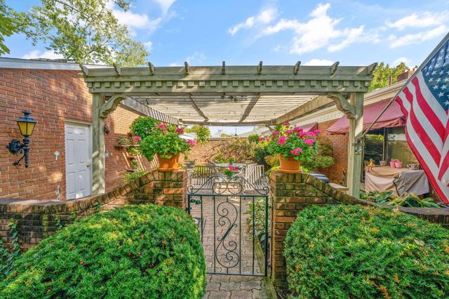 1840 Ardleigh, Columbus, OH 43221