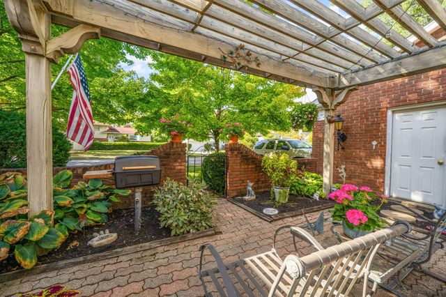 1840 Ardleigh, Columbus, OH 43221