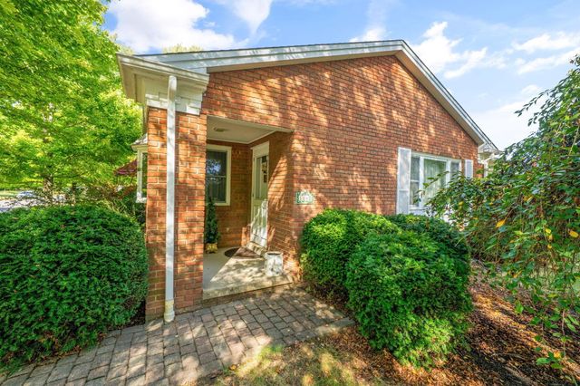 1840 Ardleigh, Columbus, OH 43221