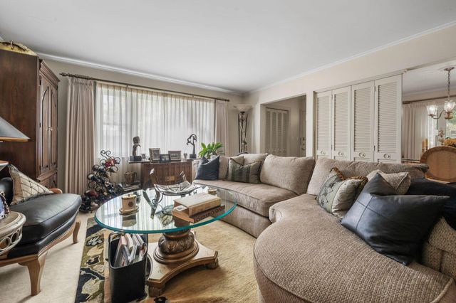 1840 Ardleigh, Columbus, OH 43221