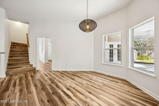 2421 HAWKCREST Drive E, St. Johns, FL 32259