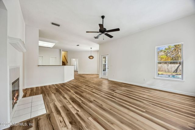 2421 HAWKCREST Drive E, St. Johns, FL 32259