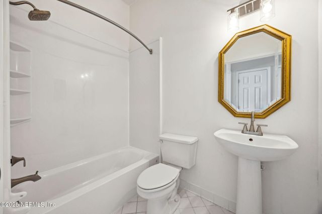 2421 HAWKCREST Drive E, St. Johns, FL 32259