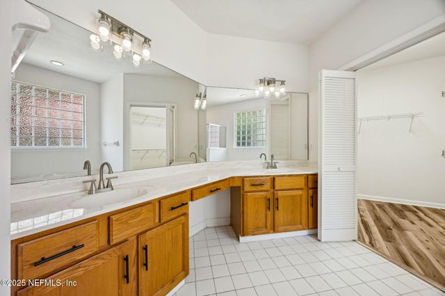 2421 HAWKCREST Drive E, St. Johns, FL 32259