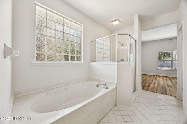 2421 HAWKCREST Drive E, St. Johns, FL 32259