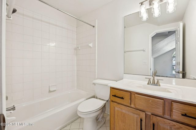 2421 HAWKCREST Drive E, St. Johns, FL 32259