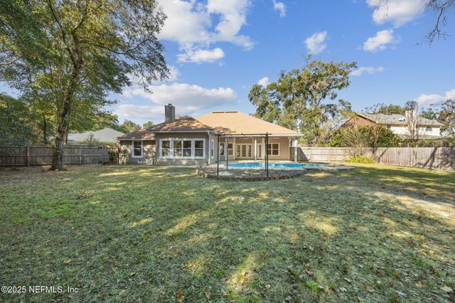 2421 HAWKCREST Drive E, St. Johns, FL 32259