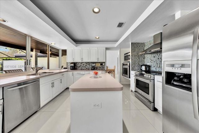 17143 SW 79th Pl, Palmetto Bay, FL 33157