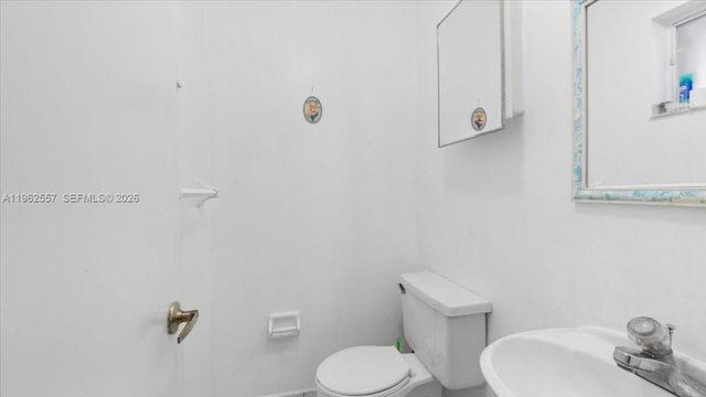 7568 W 4th Ct, Hialeah, FL 33014