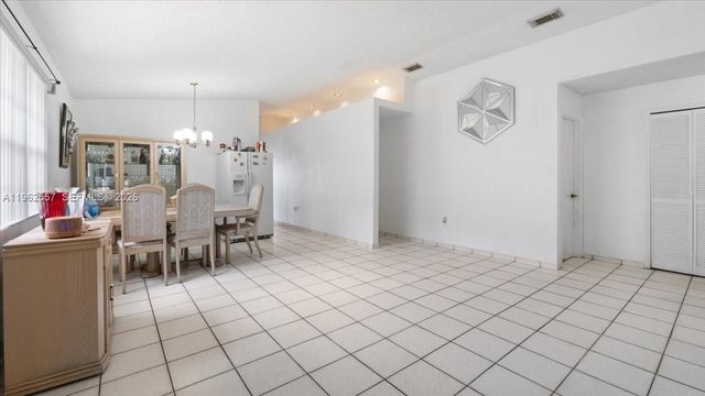 7568 W 4th Ct, Hialeah, FL 33014