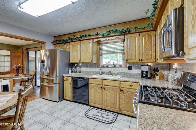 3050 Gaineswood Avenue, Baxter Springs, KS 66713