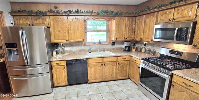 3050 Gaineswood Avenue, Baxter Springs, KS 66713