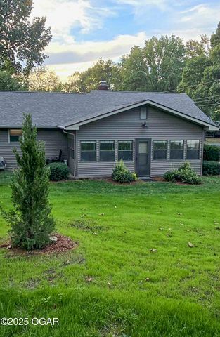 3050 Gaineswood Avenue, Baxter Springs, KS 66713