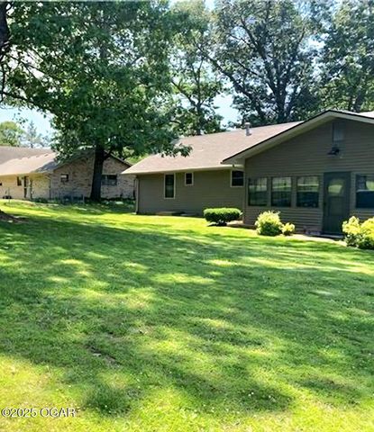 3050 Gaineswood Avenue, Baxter Springs, KS 66713