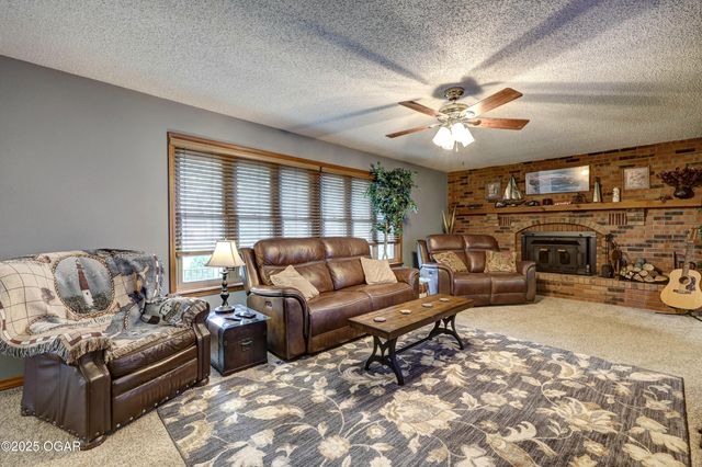 3050 Gaineswood Avenue, Baxter Springs, KS 66713