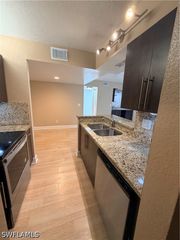 190 Santa Clara DR 5, Naples, FL 34104