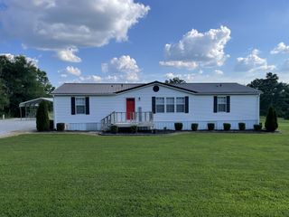 27 Dukes Park Rd, Summertown, TN 38483