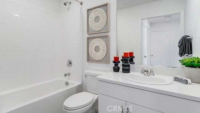 1215 Yeager Avenue, Rialto, CA 92376