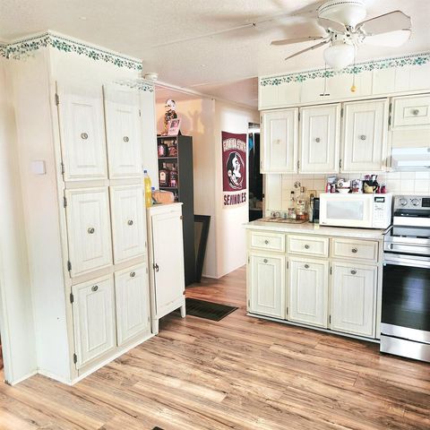 42 SE Spanish Way, Port St. Lucie, FL 34952