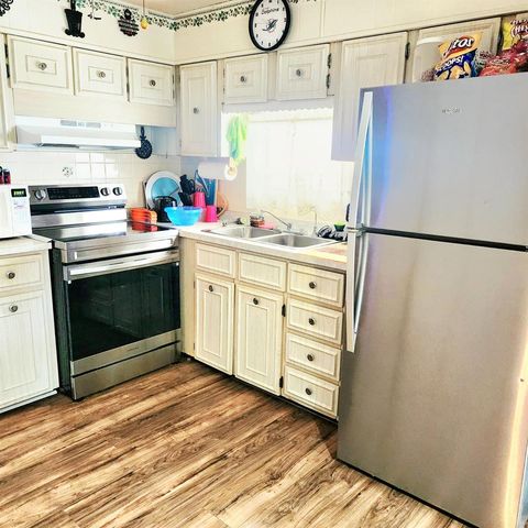 42 SE Spanish Way, Port St. Lucie, FL 34952