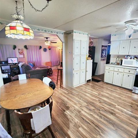 42 SE Spanish Way, Port St. Lucie, FL 34952